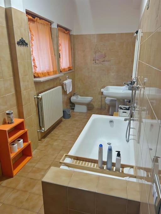 Business And Family House Con 3 Camere Da Letto Bergamo Exteriör bild